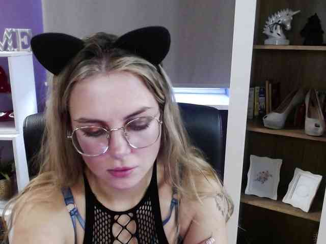 Soft-Zoey webcam