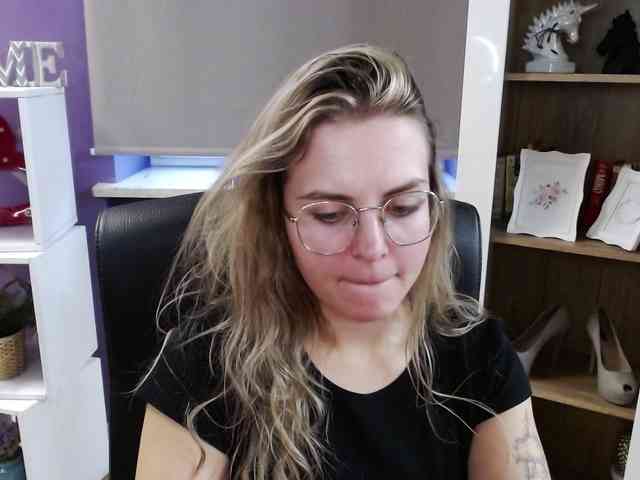 Soft-Zoey webcam