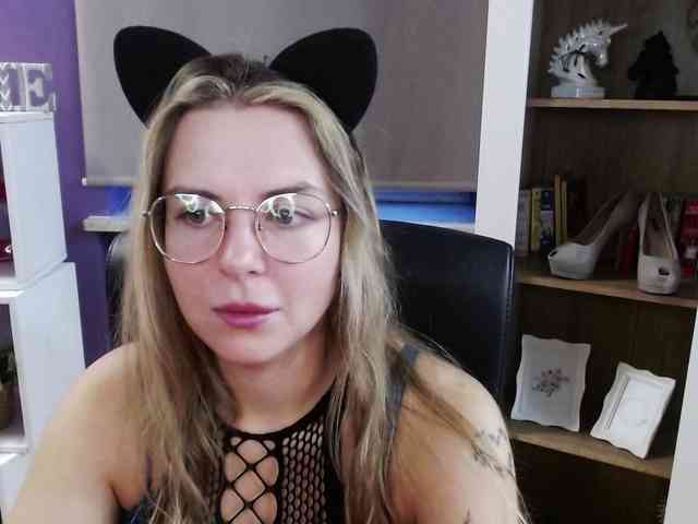 Soft-Zoey webcam