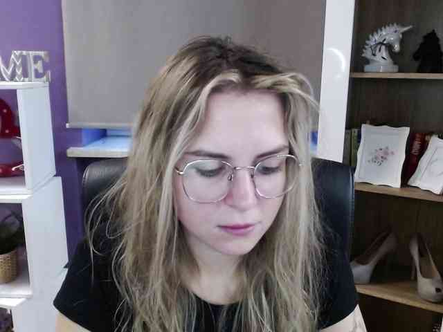 Soft-Zoey webcam