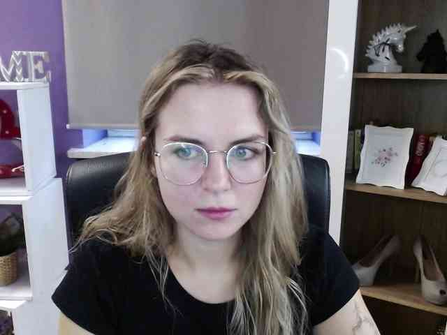 Soft-Zoey webcam