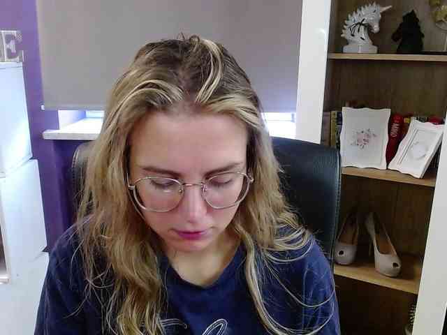 Soft-Zoey webcam