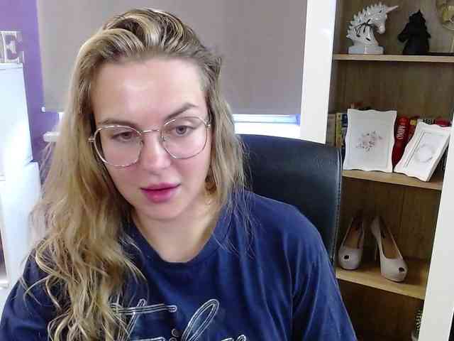 Soft-Zoey webcam