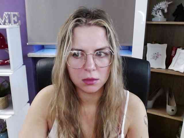 Soft-Zoey webcam