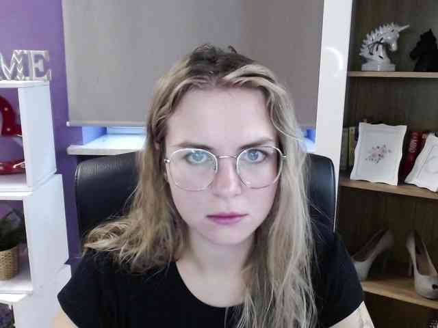 Soft-Zoey webcam