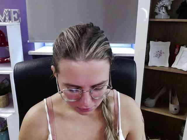Soft-Zoey webcam
