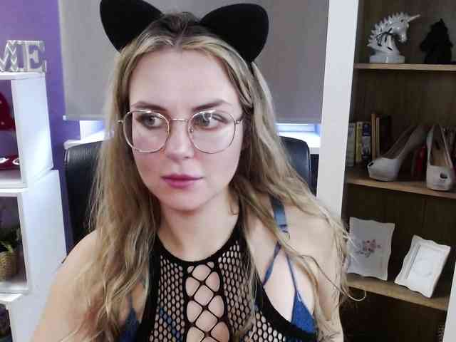Soft-Zoey webcam