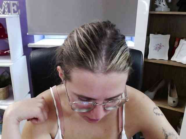 Soft-Zoey webcam