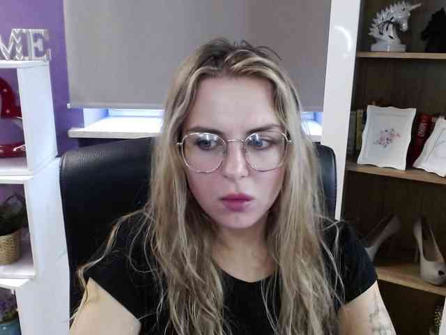 Soft-Zoey webcam