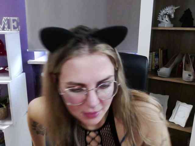 Soft-Zoey webcam