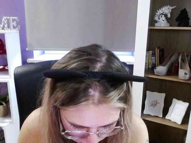 Soft-Zoey webcam