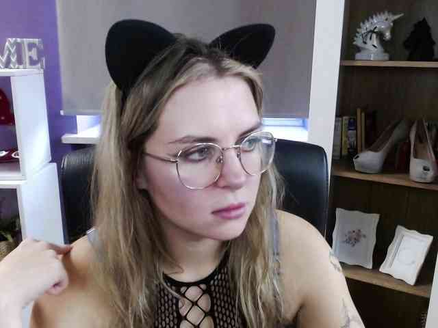 Soft-Zoey webcam