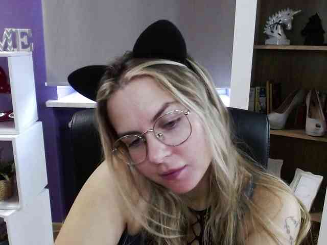 Soft-Zoey webcam