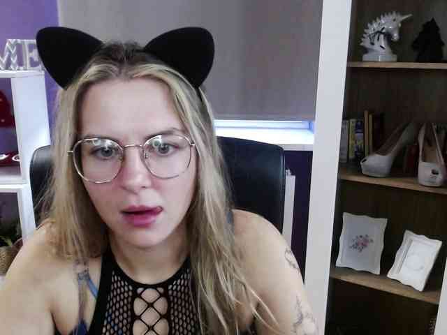 Soft-Zoey webcam