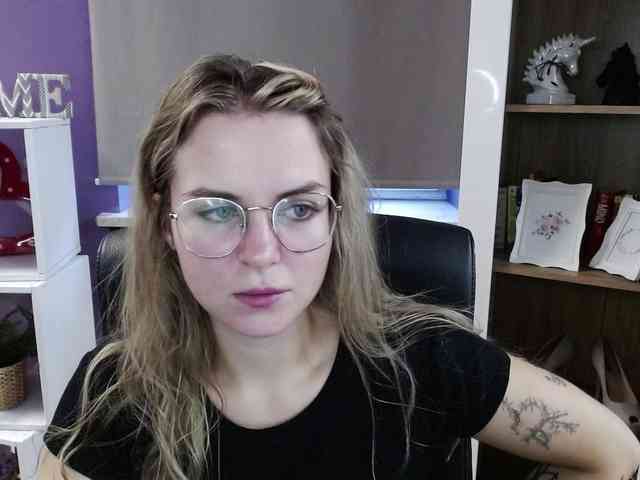 Soft-Zoey webcam