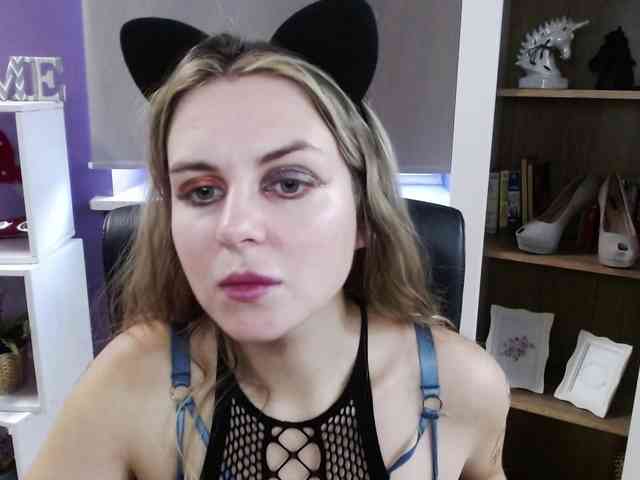 Soft-Zoey webcam
