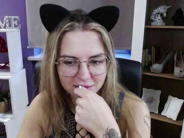 Soft-Zoey webcam