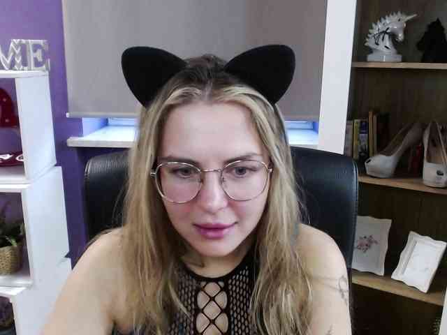 Soft-Zoey webcam