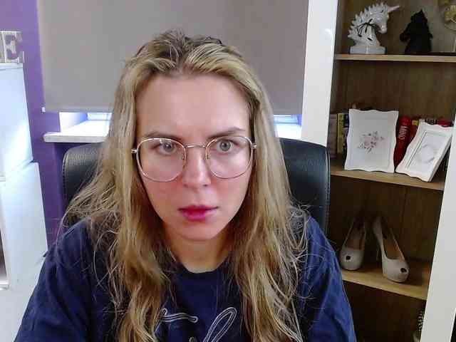 Soft-Zoey webcam