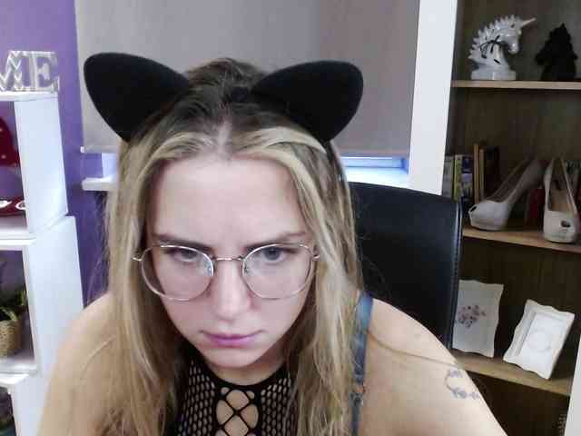 Soft-Zoey webcam