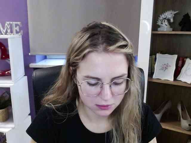Soft-Zoey webcam