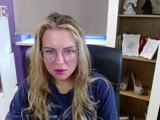 Soft-Zoey webcam