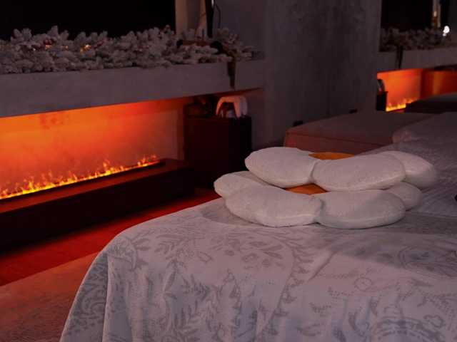 Accedi alla chat con il nickname AlexisGrays AlexisGrays