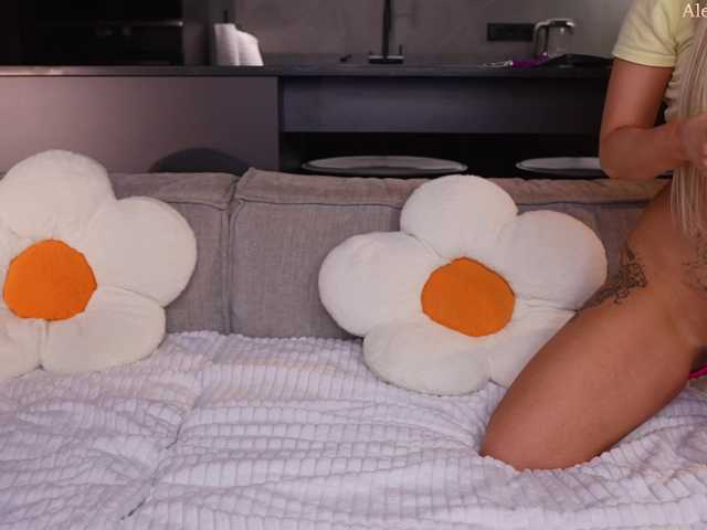 Entra en el chat con el modelo AlexisGrays AlexisGrays