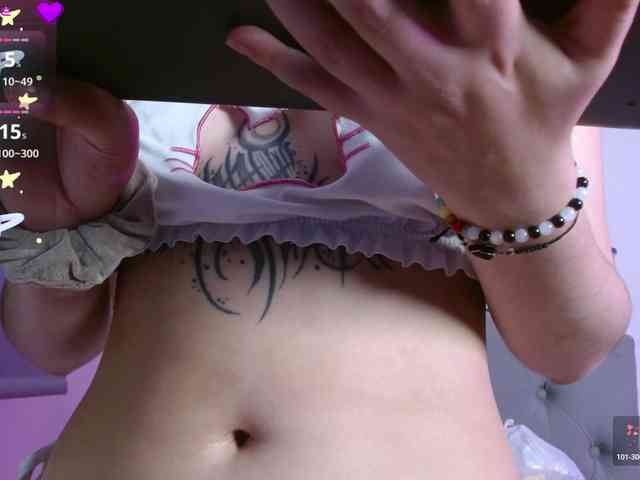 Red-moonn webcam
