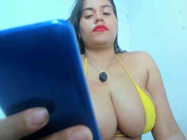 roxanahills_ webcam