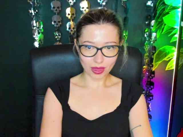 xxHeidiLove webcam