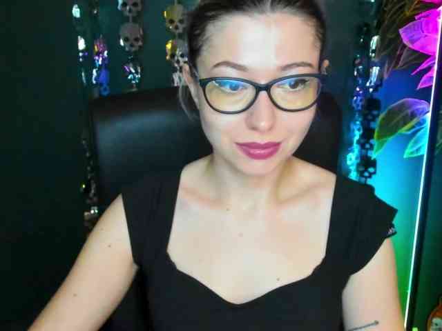xxHeidiLove webcam