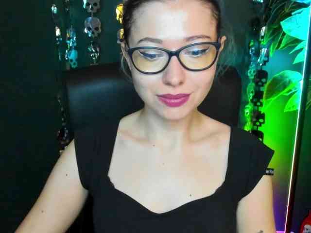 xxHeidiLove webcam