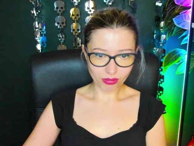 xxHeidiLove webcam