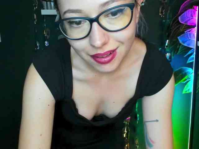 xxHeidiLove webcam