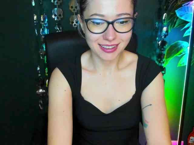 xxHeidiLove webcam