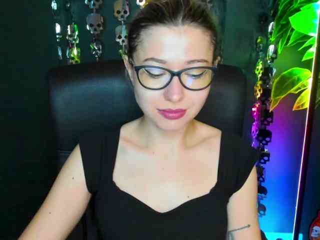 xxHeidiLove webcam