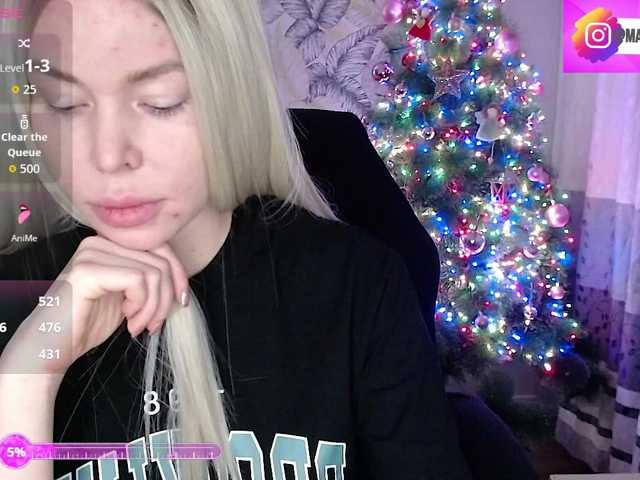 Foxymoxy19 Live Cam Chat on BongaCams