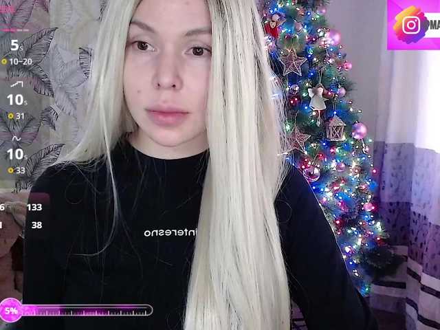 Foxymoxy19 Live Cam on BongaCams