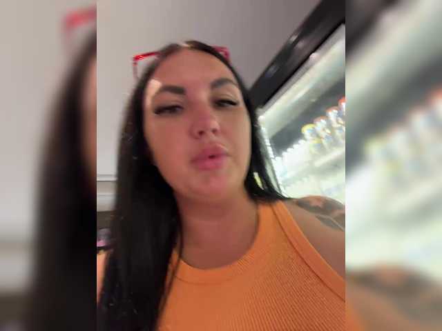 Vai a chattare su KROSHKA_N KROSHKA_N