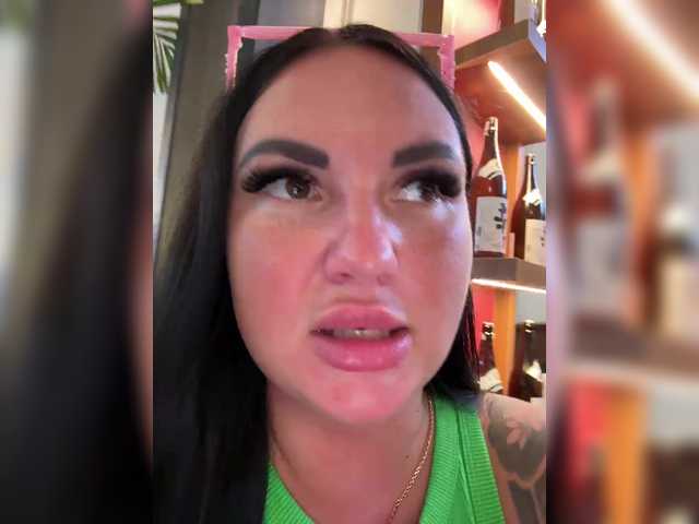 Vai a chattare su KROSHKA_N KROSHKA_N