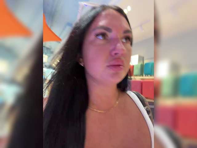 Entra en el chat con el modelo KROSHKA_N KROSHKA_N