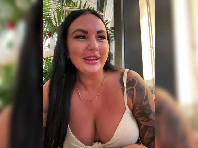 Entra en el chat con el modelo KROSHKA_N KROSHKA_N