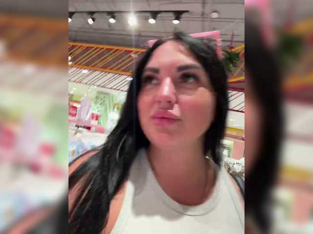 Vai a chattare su KROSHKA_N KROSHKA_N