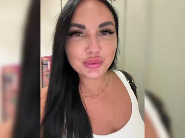 Vai a chattare su KROSHKA_N KROSHKA_N