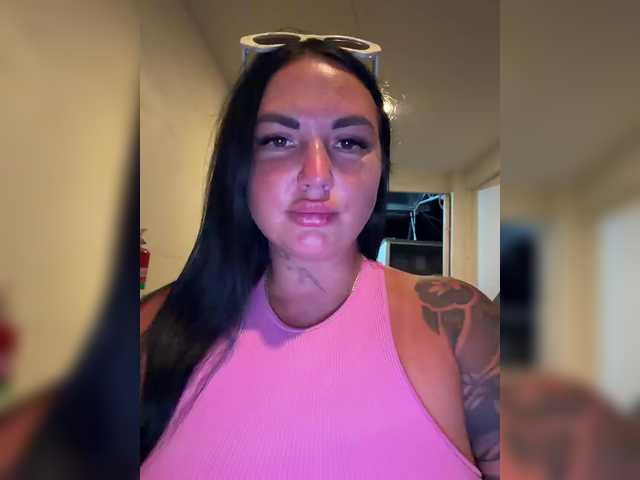 Entra en el chat con el modelo KROSHKA_N KROSHKA_N