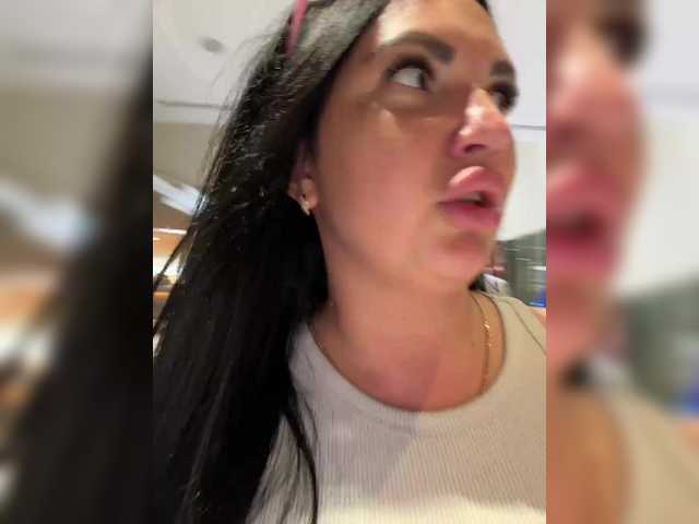 Accedi alla chat con il nickname KROSHKA_N KROSHKA_N