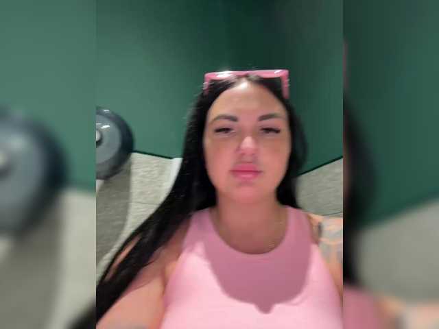 Entra en el chat con el modelo KROSHKA_N KROSHKA_N