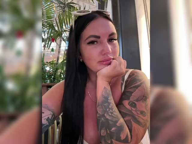 Entra en el chat con el modelo KROSHKA_N KROSHKA_N