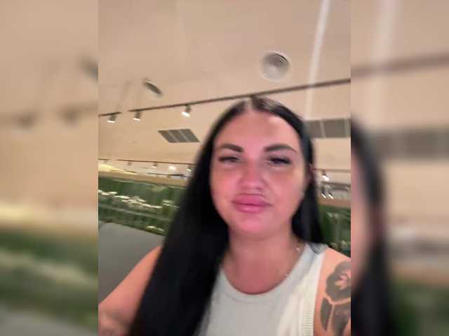 Entra en el chat con el modelo KROSHKA_N KROSHKA_N